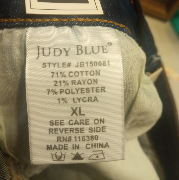 Judy Blue Women's High Waist Splash of Fun Splatter Denim Shorts NWT - Picture 12 of 12